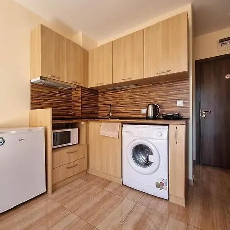 Deluxe Admiral Plaza Apartman Napospart