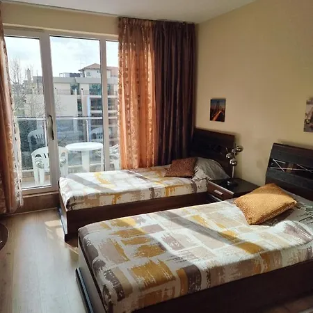 Deluxe Admiral Plaza *