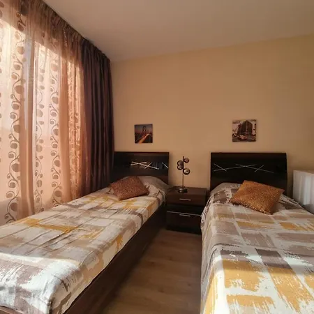 Deluxe Admiral Plaza *